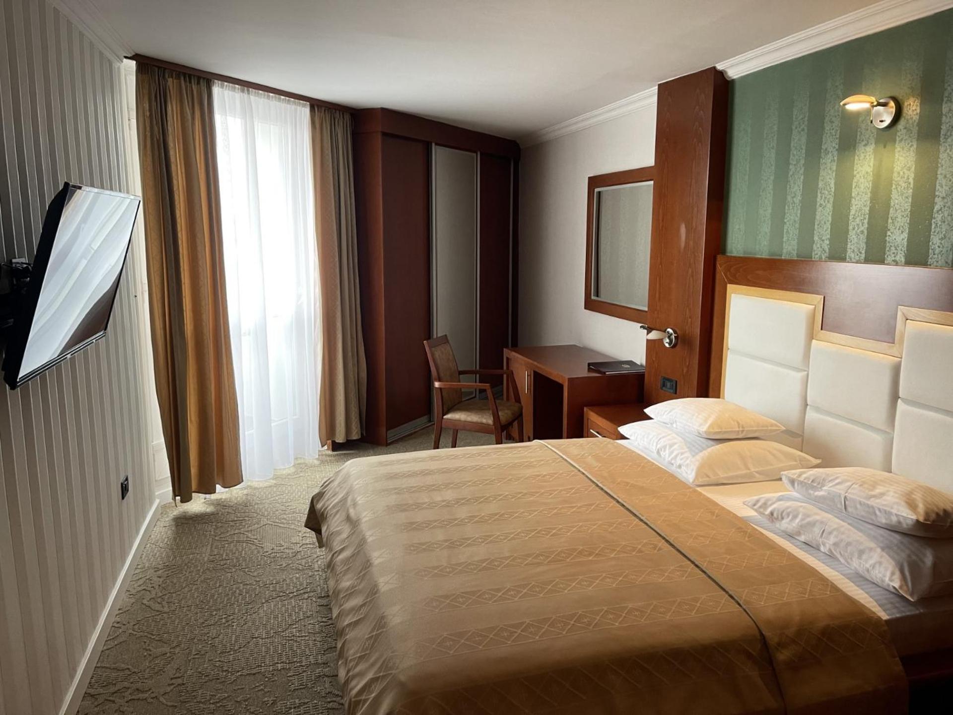 Hotel Bosna Banja Luka Exterior photo